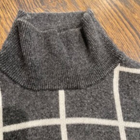 Clearout-EUC Saks Fifth Avenue Cashmere Bland turtleneck sz S - Picture 3 of 8